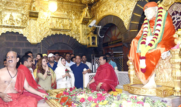 Check out Kapil Sharma visits the Shirdi Sai Baba Temple