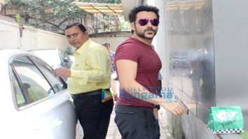 Emraan Hashmi snapped at Vishesh Films office