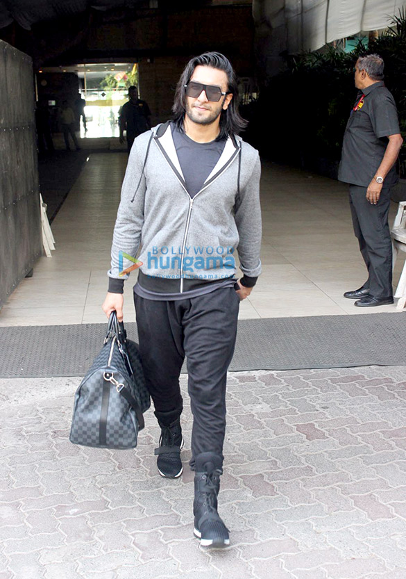 farhan akhtar and ranveer singh spotted outside otters club 3