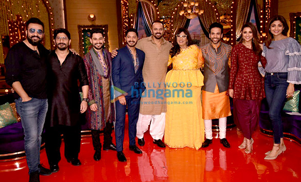 Cast of Golmaal Again promote the film on sets of the show Aunty Boli Lagao Boli Cast of Golmaal Again promote the film on sets of the show Aunty Boli Lagao Boli