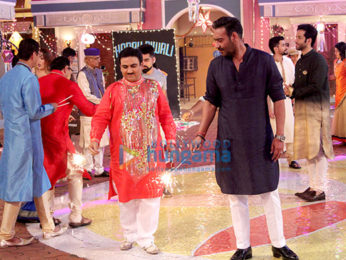Team of Golmaal Again on the sets of 'Taarak Mehta Ka Ooltah Chashmah'
