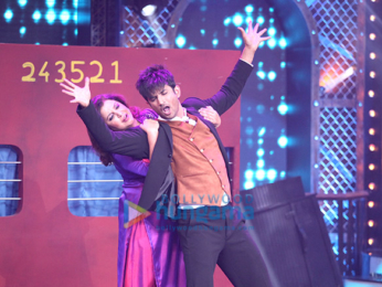 Shah Rukh Khan, Sushant Singh Rajput and Sania Mirza perform at Farah Khan’s show Lip Sing Battle