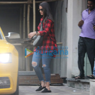 Ileana D'Cruz spotted at a clinic in Bandra