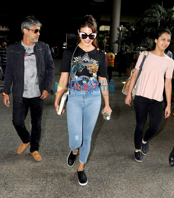 jacqueline fernandez and aahana kumra spotted at the airport 5