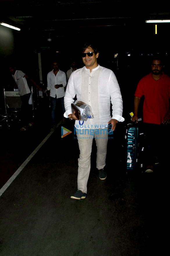 kajol and vivek oberoi arrive from goa 2