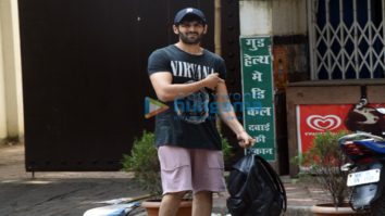 Kartik Aaryan snapped post their gym sessions