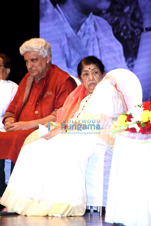 Lata Mangeshkar and Javed Akhtar grace Hridaynath Mangeshkar Awards at Shanmukhanan hall