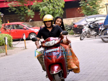 Vidya Balan and Manav Balan promote Tumhari Sulu on a scooty