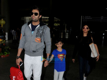 Manish Paul spotted with family at the airport