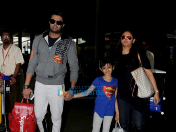 Manish Paul spotted with family at the airport