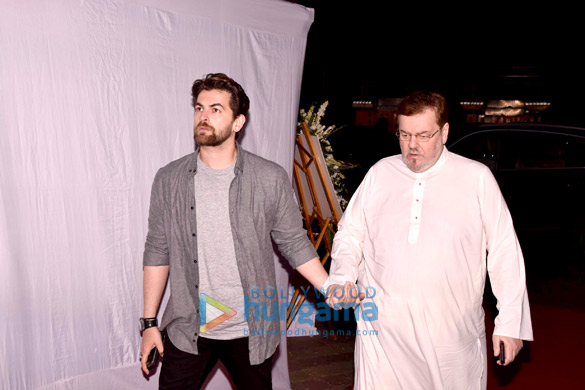 members of bollywood fraternity at ram mukerjis prayer meet 10