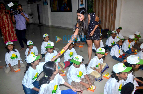 pooja hegde celebrates her birthday with kids from smile foundation 4