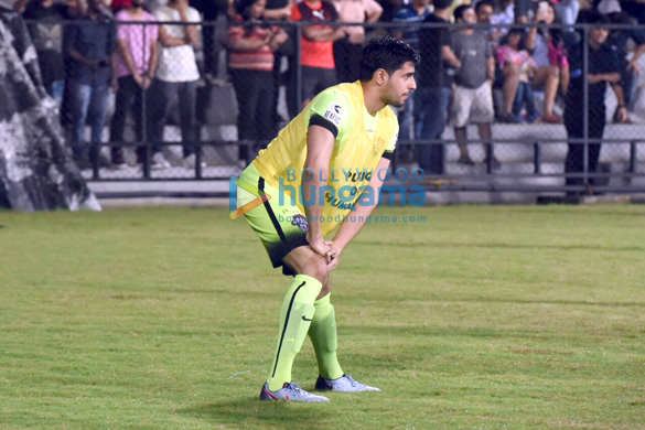 ranbir kapoor sidharth malhotra dino morea snapped playing football 2