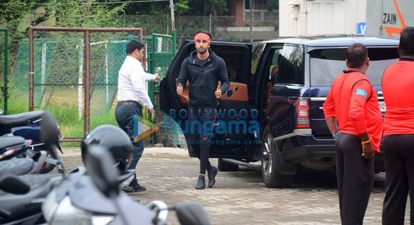 ranbir kapoor snapped at a soccer match 4