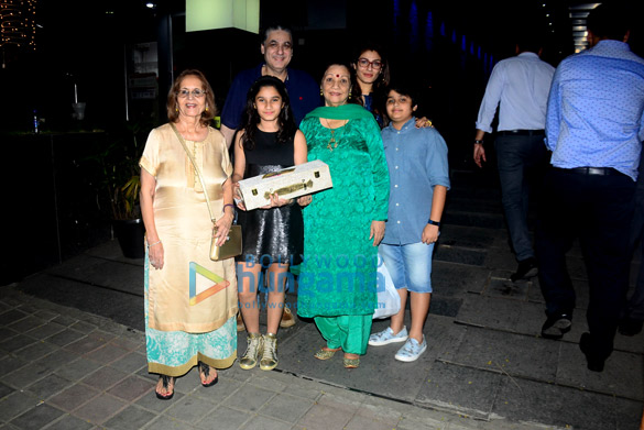 raveena tandon spotted with family at hakkasan 1