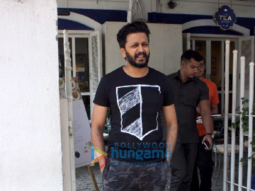 Riteish Deshmukh snapped at Taj Mahal cafe