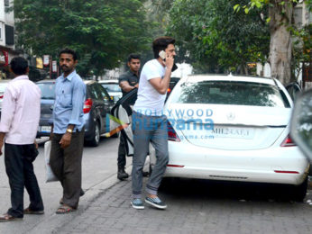 Riteish Deshmukh spotted at Cafe Coffee Day in Bandstand