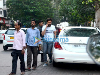 Riteish Deshmukh spotted at Cafe Coffee Day in Bandstand