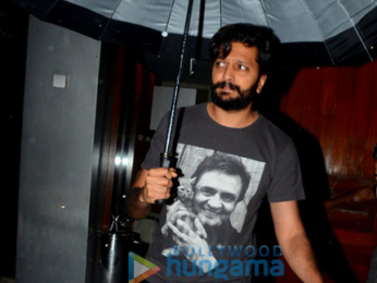 Riteish Deshmukh spotted at Salt Water Cafe, Bandra