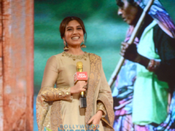 Bhumi Pednekar graces the Aaj Tak Safaigiri Awards 2017