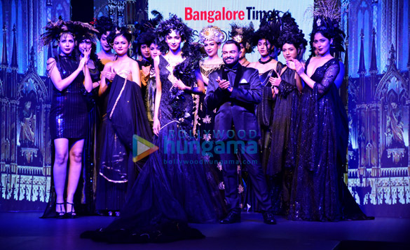 sridevi shruti hassan saina nehwal walk the ramp at the bangalore times fashion week 2017 5