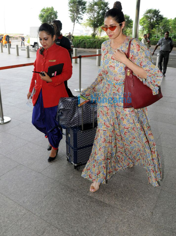 sridevi spotted at the airport 5