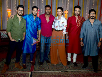 Team of 'Golmaal Again' do a Diwali shoot