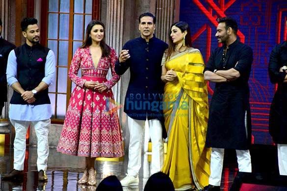 team of golmaal again promote their film on the sets of the great indian laughter challenge 1