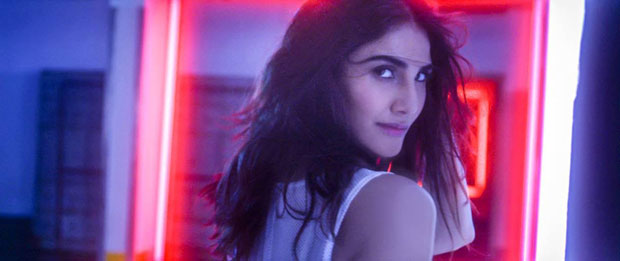 This tribute of Vaani Kapoor grooving to an old classic from Sharmila Tagore starrer Daag will leave you stunned-2