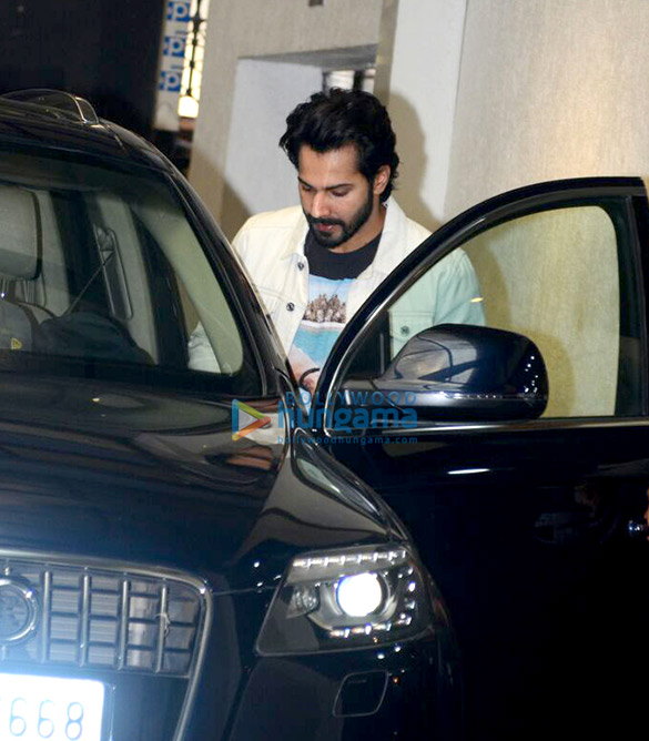 varun dhawan spotted after gym session in khar 2
