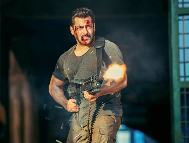 WOW! Salman Khan fires 5000 cartridges from the very heavy MG 42 for Tiger Zinda Hai