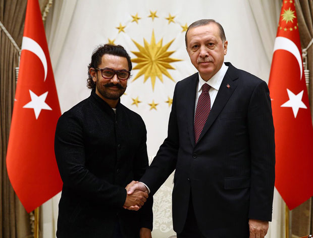 Watch Aamir Khan gets tricked by Turkish ice