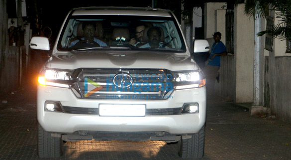 aamir khan visits rani mukerjis and aditya chopras home 3