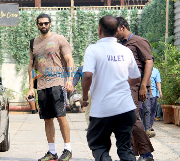 aditya roy kapur and sooraj pancholi spotted outside their gym 3