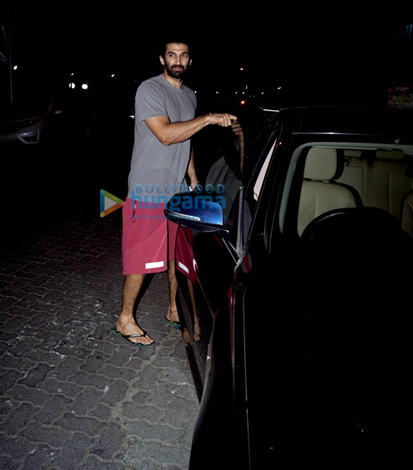 aditya roy kapur snapped in bandra 5 4