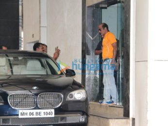 Akshay Khanna spotted at Ashutosh Govarikar's office in Khar