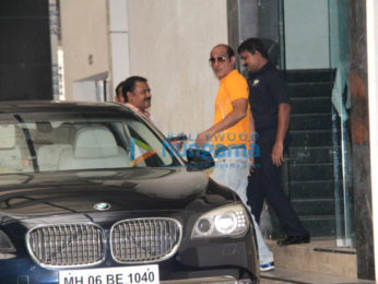 Akshay Khanna spotted at Ashutosh Govarikar's office in Khar