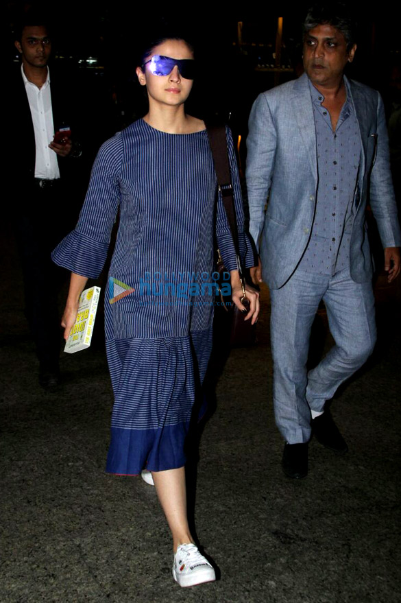 Alia Bhatt, Taapsee Pannu and others snapped at the airport Alia Bhatt, Taapsee Pannu and others snapped at the airport