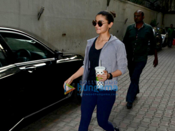Alia Bhatt spotted at Vishesh films' office in Khar