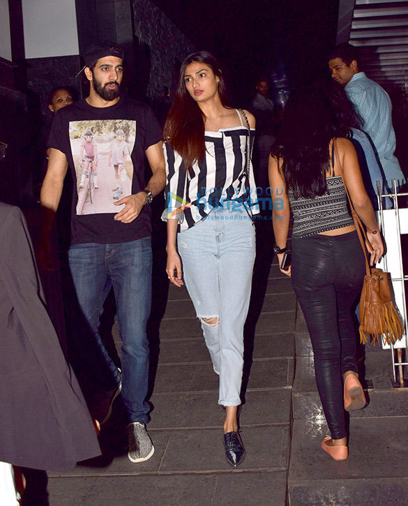 athiya shetty snapped in bandra 1