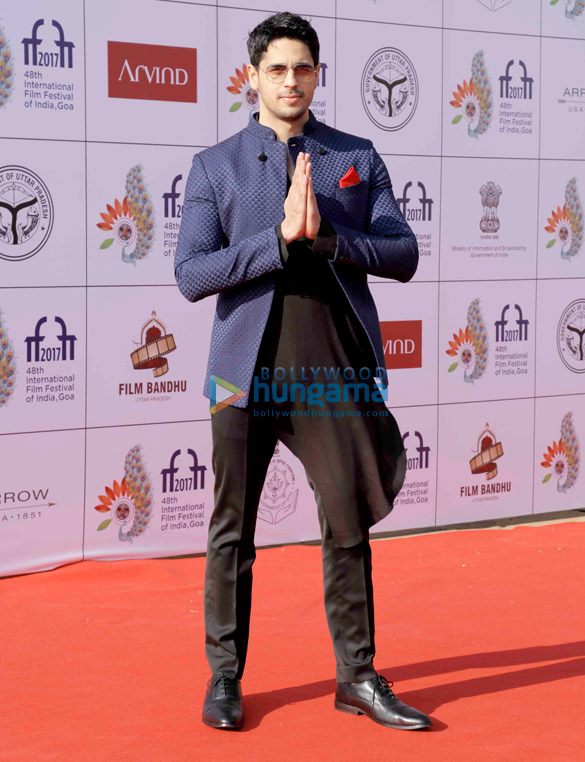 celebs grace closing ceremony of iffi 2017 in goa 11