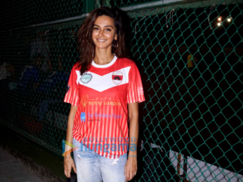 Dino Morea, Mandana Karimi and Shibani Dandekar grace the Roots premiere league match