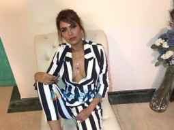 HOT! Esha Gupta’s plunging neckline glams up the evening at Olive