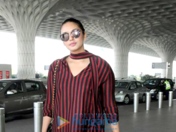 Huma Qureshi, Athiya Shetty, Urmila Matondkar and others snapped at the airport