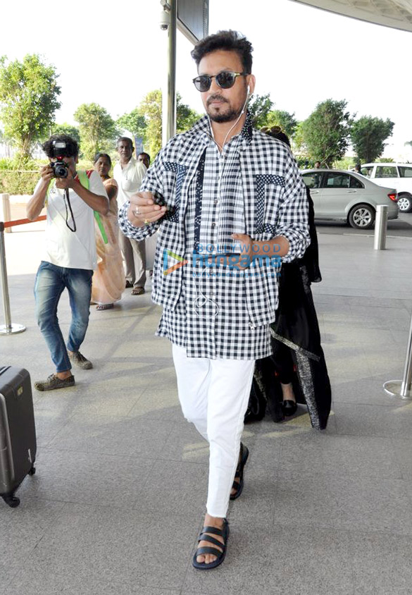 Irrfan Khan, Sunil Grover and Hema Malini snapped at the airport Irrfan Khan, Sunil Grover and Hema Malini snapped at the airport