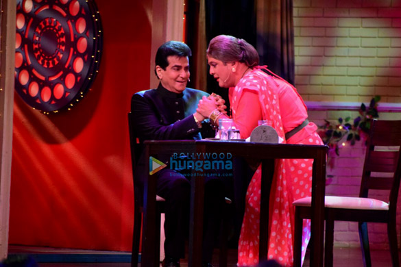 jeetendra and tusshar kapoor on the sets of the drama company 3