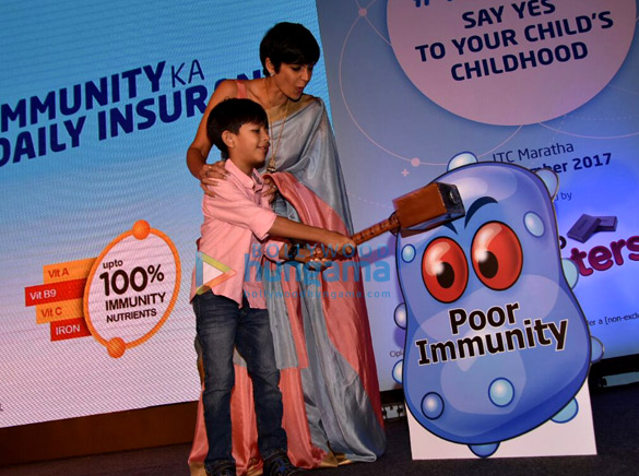 mandira bedi snapped with her son at an event 3