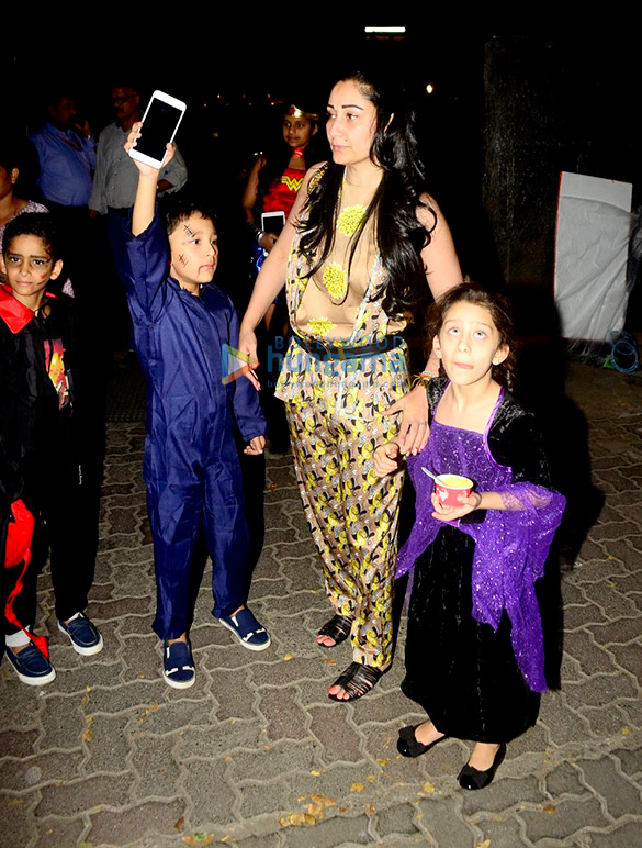 manyata dutt snapped with kids 4 2