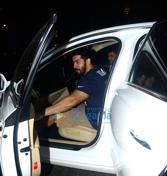 ranbir kapoor snapped at bkc 6