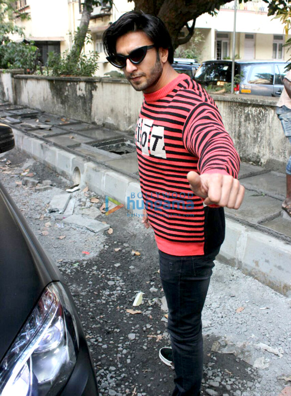 ranveer singh snapped outside a dubbing studio 1
